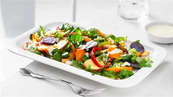 Sałatka z kolorowych ziemniaków