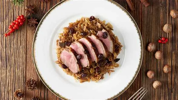 Bigos świąteczny na gęsiej piersi