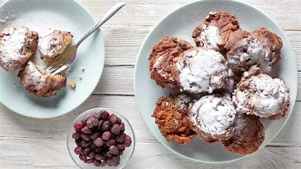 Pączki z jabłkami i żurawiną