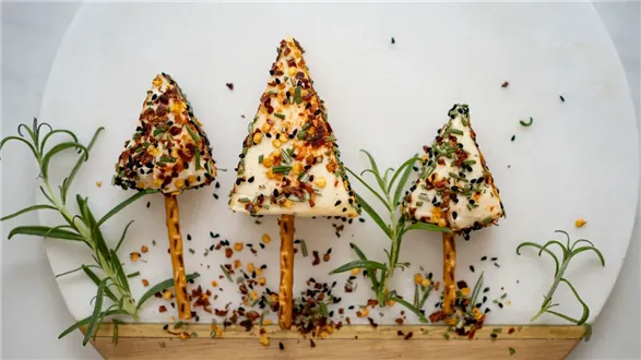 Wytrawne cake popsy w kształcie choinek