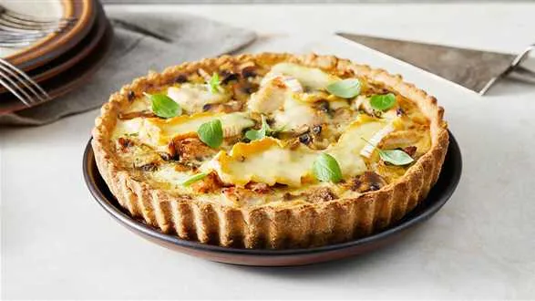 Quiche z pieczarkami i kurczakiem 