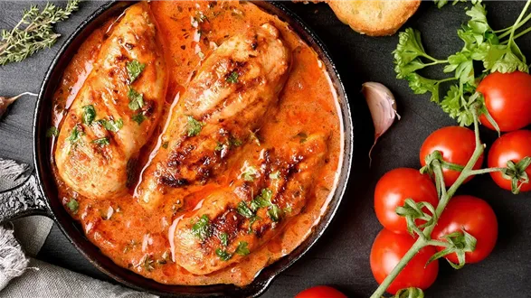 Kurczak w sosie pomidorowym