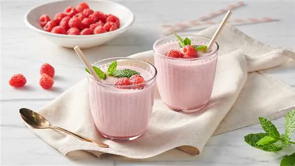 Koktajl sernikowy z malinami