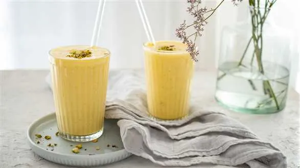 Proteinowe mango lassi