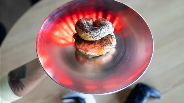 Nowojorskie bajgle z łososiem z równoległego uniwersum