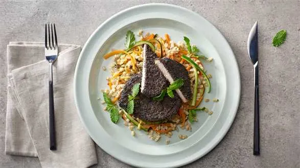 Schab panierowany w maku, musztardzie i miodzie