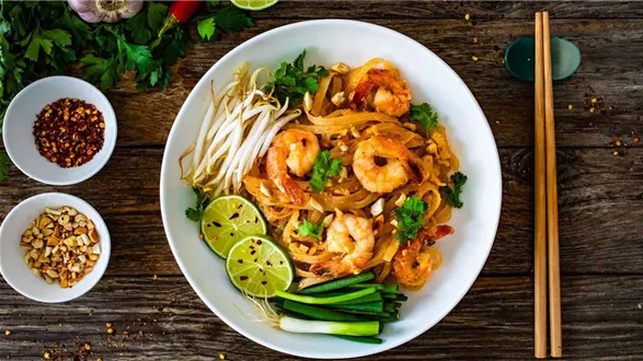 Pad thai z krewetkami