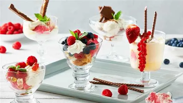 Domowe lody śmietankowo-malinowe na 5 sposobów