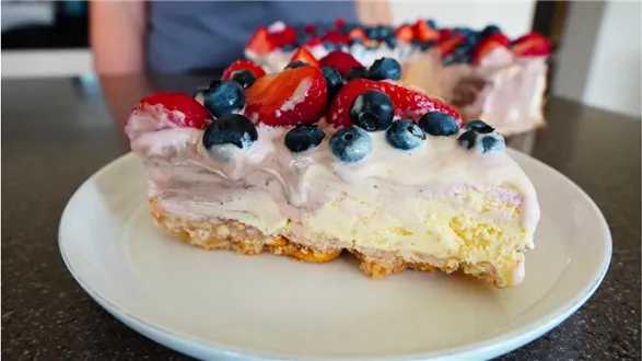 Tarta lodowa z owocami