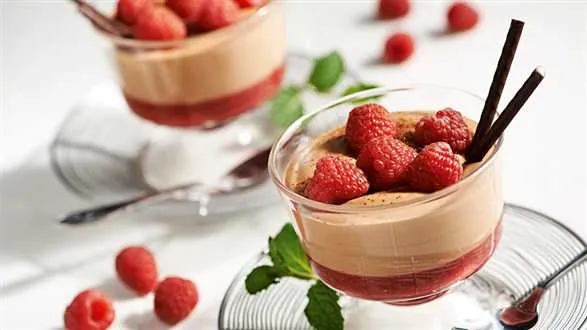 Mus czekoladowy z malinami