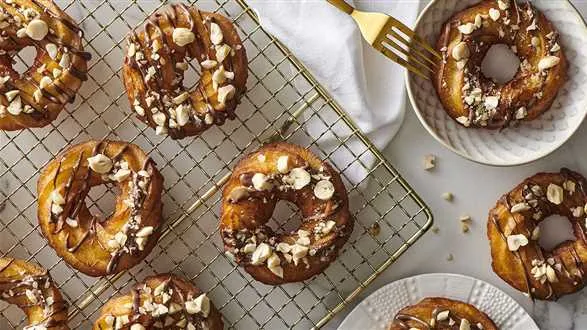 Gniazdka – przepis na orzechowe pączki parzone