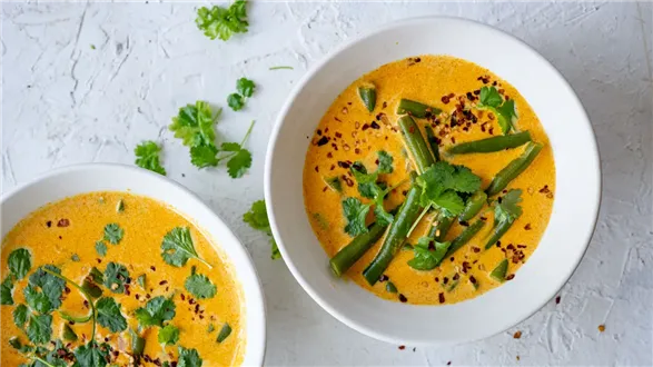 Curry z fasolką szparagową i mlekiem kokosowym (MCS)