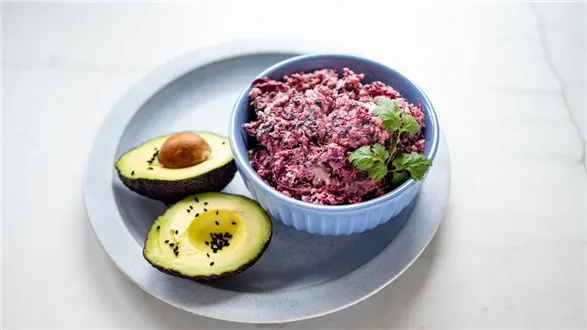 Pasta kanapkowa z tofu i botwinką