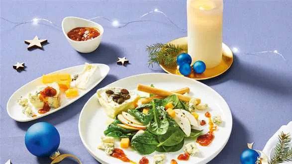 Sałatka ze szpinaku z trzema serami