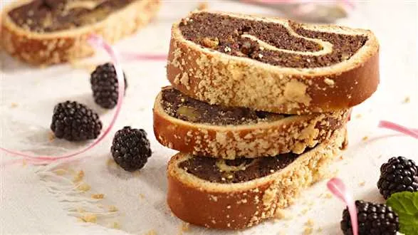 Makowiec drożdżowy