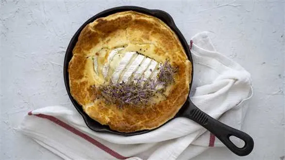 Pieczony naleśnik z serem carré de lest