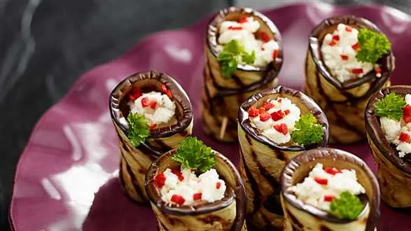 Roladki z bakłażana z fetą