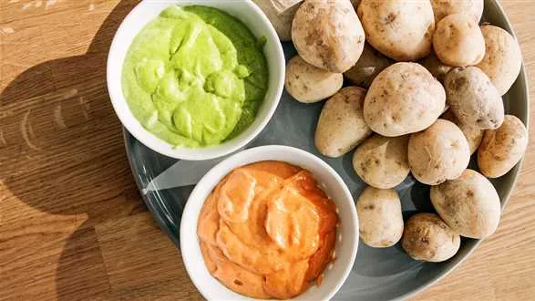 Ziemniaki z 2 sosami