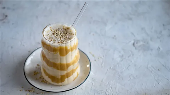 Koktajl proteinowy z masłem orzechowym