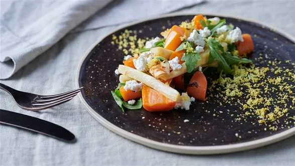 Sałatka z pieczonych warzyw z sosem tymiankowo-cytrynowym