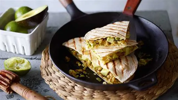 Pikantne quesadillas z cukinią