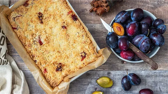 Ciasto ze śliwkami i kruszonką