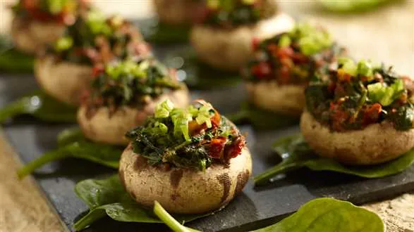 Pieczarki faszerowane ze szpinakiem