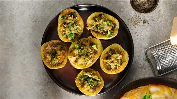 Faszerowane łódeczki ziemniaczane