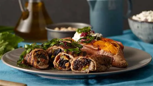 Schab ze śliwką z grillowanymi batatami