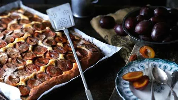 Ciasto drożdżowe ze śliwkami