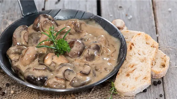 Pieczarki w śmietanie