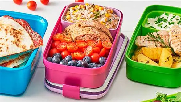 Sałatka z tuńczykiem – pomysł na lunchbox