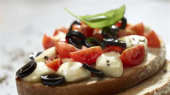 Bruschetty z mozzarellą