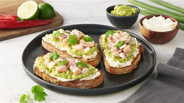 Kanapki z ceviche z łososia