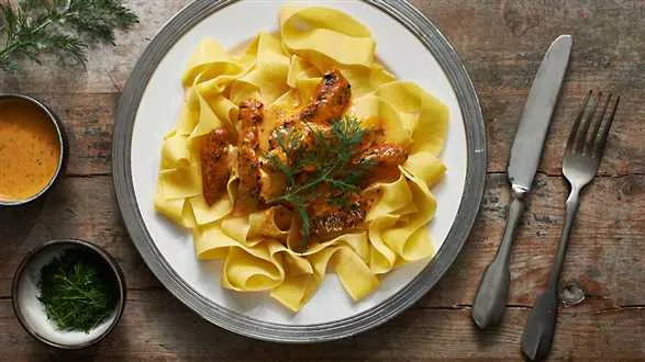 Makaron z kremowym kurczakiem