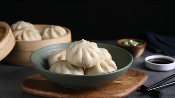 Baozi — azjatyckie bułeczki z wieprzowiną
