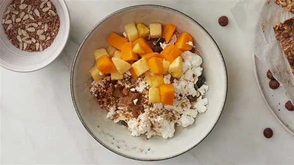 Musli z jabłkiem i pieczoną dynią