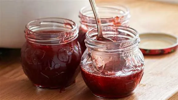 Wiosenny dżem truskawkowy