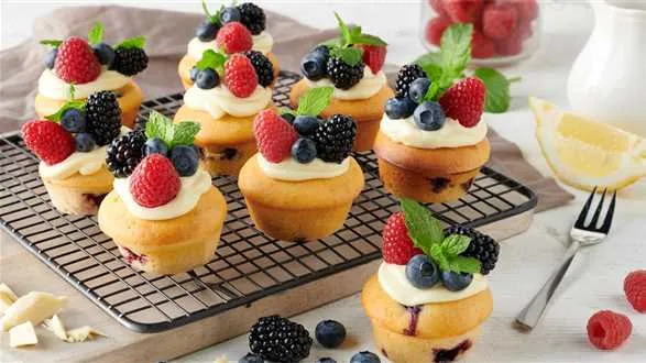 Babeczki jogurtowe z owocami