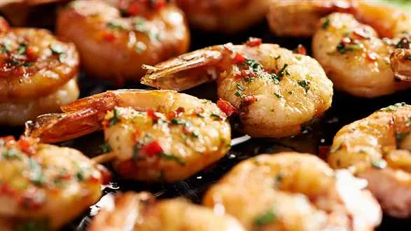 Szaszłyki z krewetek w słodko-ostrej marynacie