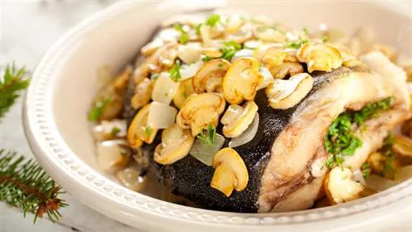 Karp pieczony z grzybami