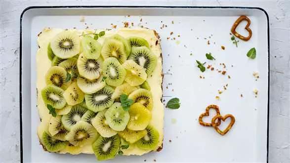 Złoty sernik z kiwi