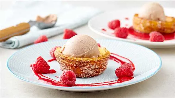 Lody w miseczce z churros