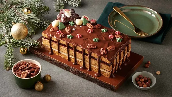 Piernik staropolski przekładany domowym marcepanem i powidłami