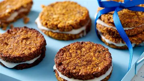 Wegańskie ciasteczka marchewkowe z kremem