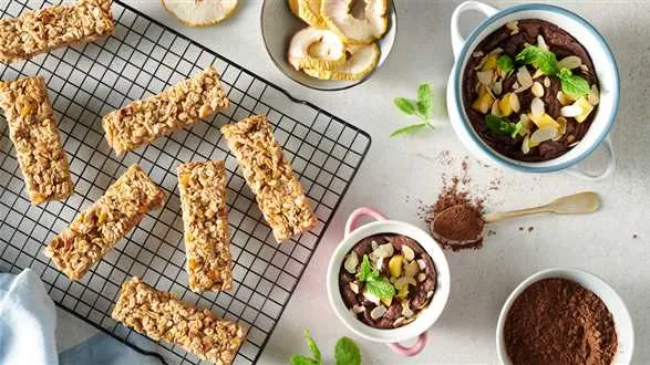 Batoniki musli i mus czekoladowy z mango