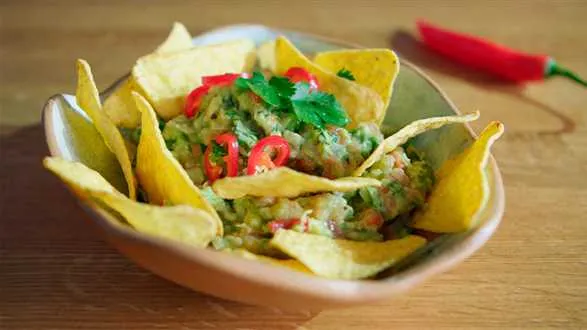 Guacamole z pomidorami