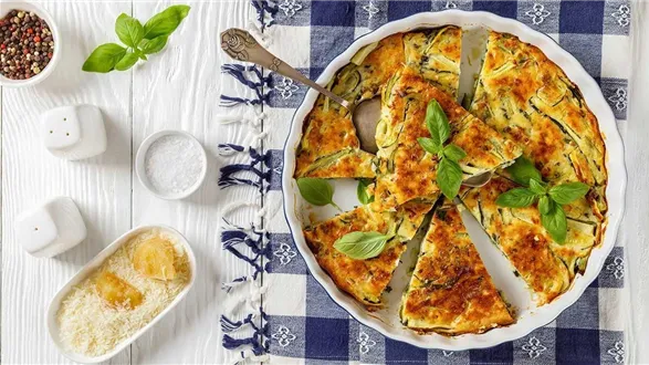 Placek z cukinii — scarpaccia