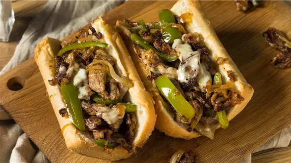 Philly cheesesteak - kanapka z Filadelfii