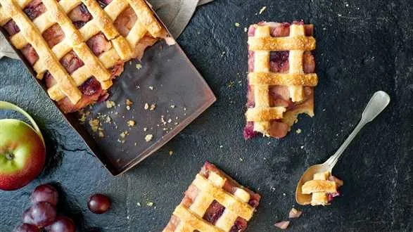 Szarlotka z winogronem